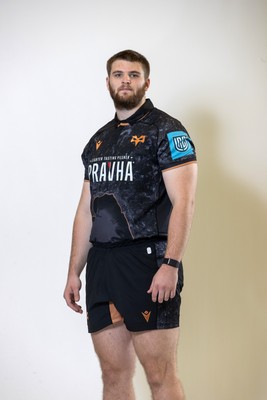 010925 - Ospreys Rugby Squad Portraits - Liam Edwards