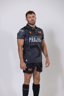 010925 - Ospreys Rugby Squad Portraits - Luke Morgan