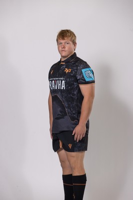010925 - Ospreys Rugby Squad Portraits - Math Iorwerth-Scott