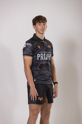 010925 - Ospreys Rugby Squad Portraits - Owen Erasmus