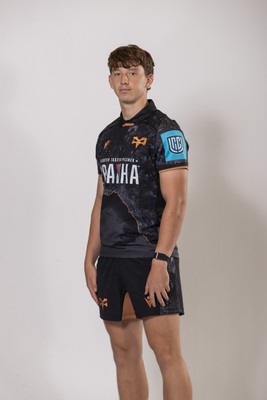 010925 - Ospreys Rugby Squad Portraits - Owen Erasmus