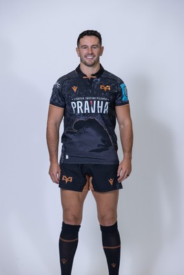 010925 - Ospreys Rugby Squad Portraits - Owen Watkin