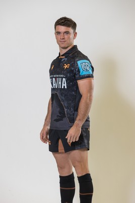 010925 - Ospreys Rugby Squad Portraits - Reuben Morgan-Williams
