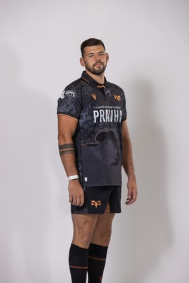 010925 - Ospreys Rugby Squad Portraits - Rhys Davies