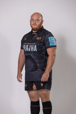 010925 - Ospreys Rugby Squad Portraits - Rhys Henry