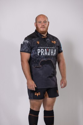 010925 - Ospreys Rugby Squad Portraits - Rhys Henry