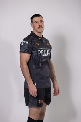 010925 - Ospreys Rugby Squad Portraits - Ryan Smith