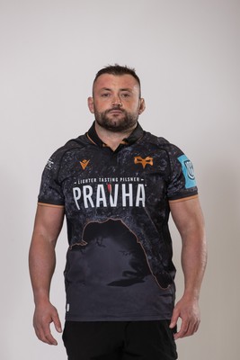 010925 - Ospreys Rugby Squad Portraits - Sam Parry
