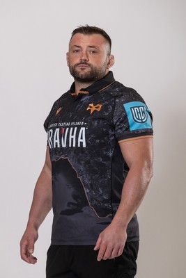 010925 - Ospreys Rugby Squad Portraits - Sam Parry