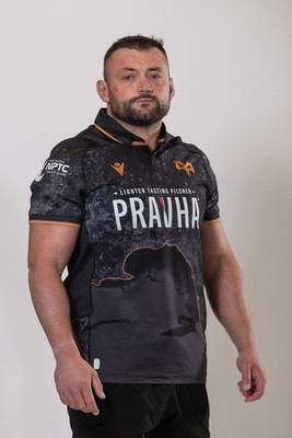 010925 - Ospreys Rugby Squad Portraits - Sam Parry