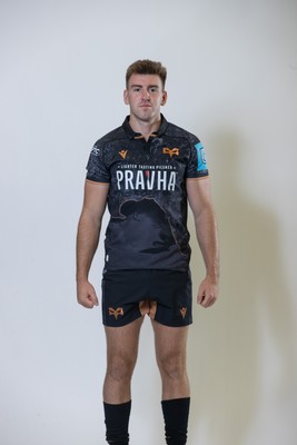 010925 - Ospreys Rugby Squad Portraits - Tom Florence