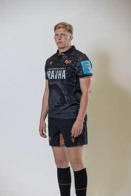 010925 - Ospreys Rugby Squad Portraits - Will Greatbanks