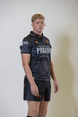 010925 - Ospreys Rugby Squad Portraits - Will Greatbanks