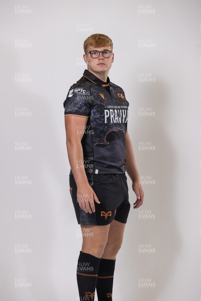 010925 - Ospreys Rugby Squad Portraits - Alfie Thomas