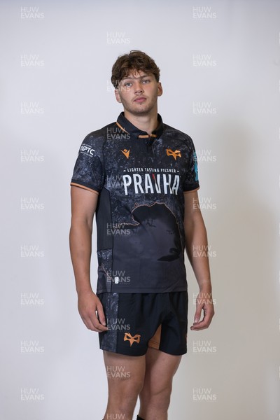 010925 - Ospreys Rugby Squad Portraits - Ben Roberts