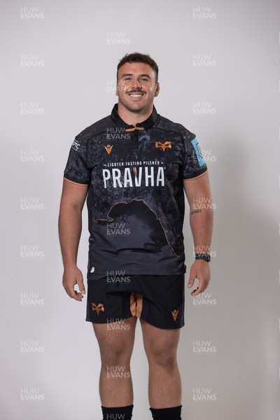 010925 - Ospreys Rugby Squad Portraits - Ben Warren