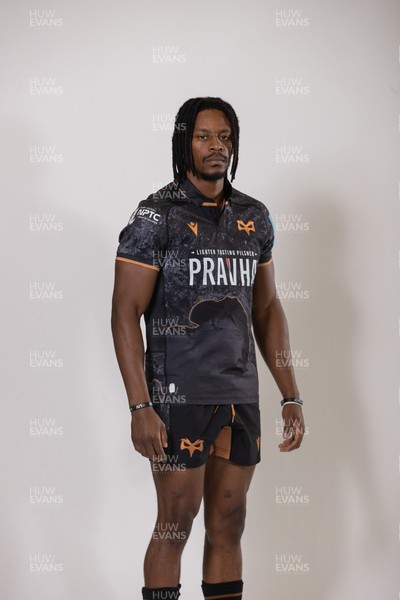 010925 - Ospreys Rugby Squad Portraits - Dan Kasende