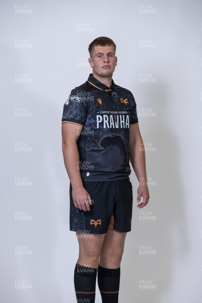 010925 - Ospreys Rugby Squad Portraits - Evan Hill