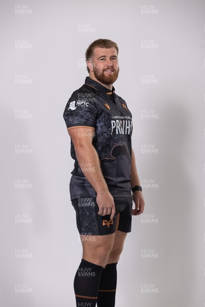 010925 - Ospreys Rugby Squad Portraits - Garyn Phillips