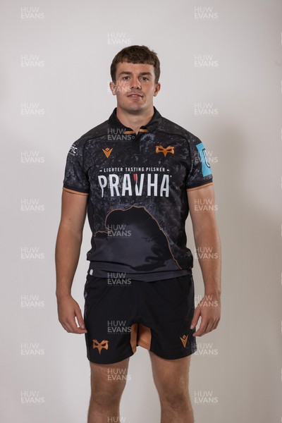 010925 - Ospreys Rugby Squad Portraits - Gwilym Evans