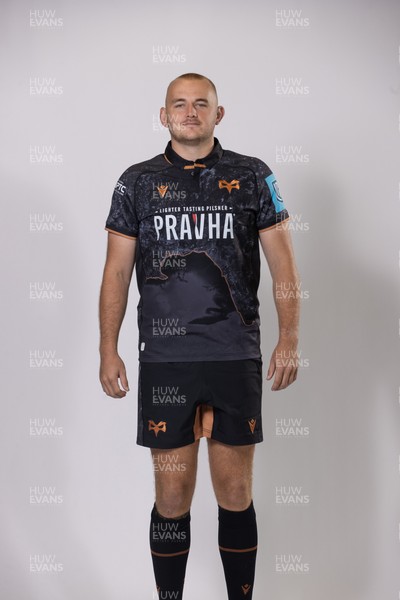 010925 - Ospreys Rugby Squad Portraits - Huw Sutton