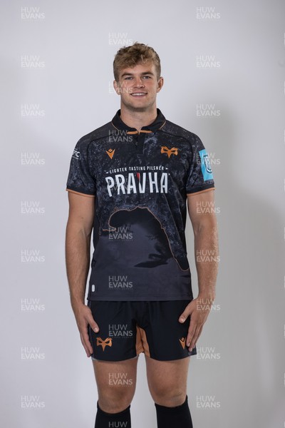 010925 - Ospreys Rugby Squad Portraits - James Fender