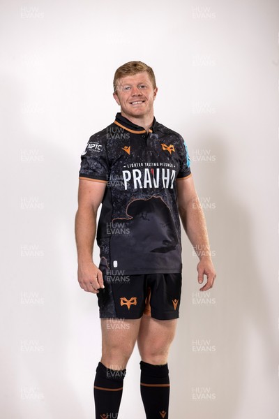 010925 - Ospreys Rugby Squad Portraits - Kieran Williams
