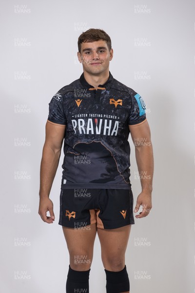 010925 - Ospreys Rugby Squad Portraits - Lewis Lloyd