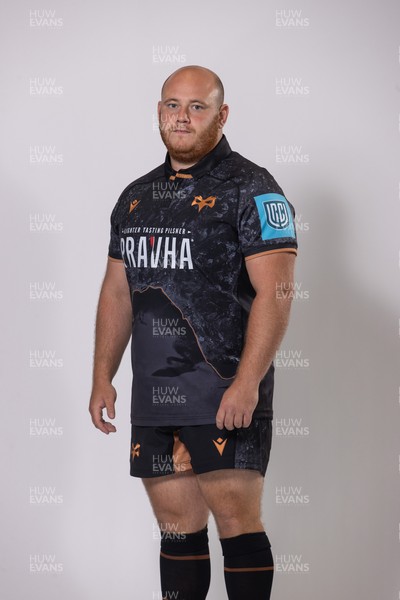 010925 - Ospreys Rugby Squad Portraits - Rhys Henry