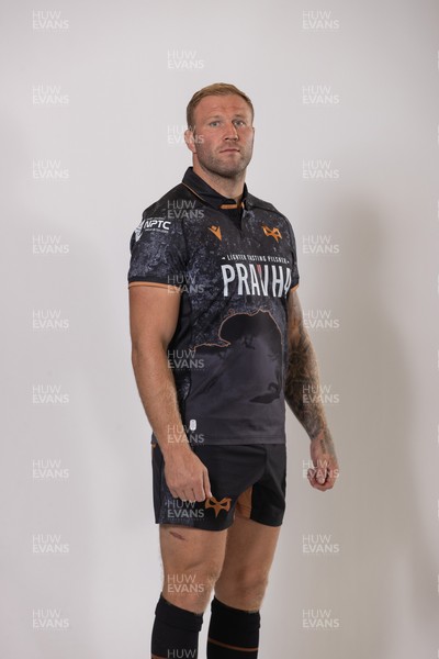 010925 - Ospreys Rugby Squad Portraits - Ross Moriarty