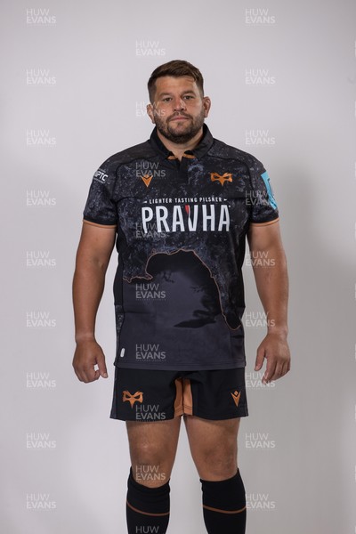 010925 - Ospreys Rugby Squad Portraits - Tom Botha