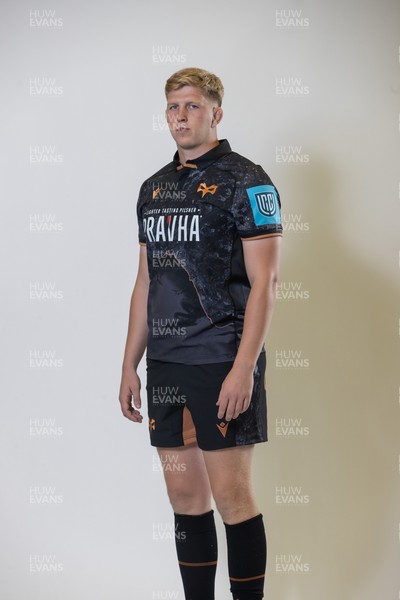 010925 - Ospreys Rugby Squad Portraits - Will Greatbanks