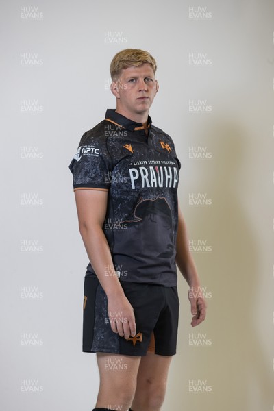 010925 - Ospreys Rugby Squad Portraits - Will Greatbanks