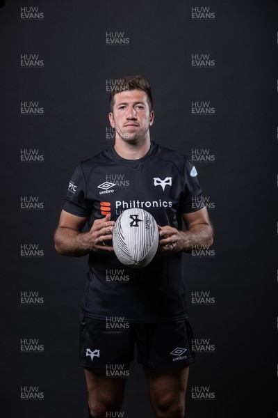 240821 - Ospreys Rugby Squad Headshots - Justin Tipuric