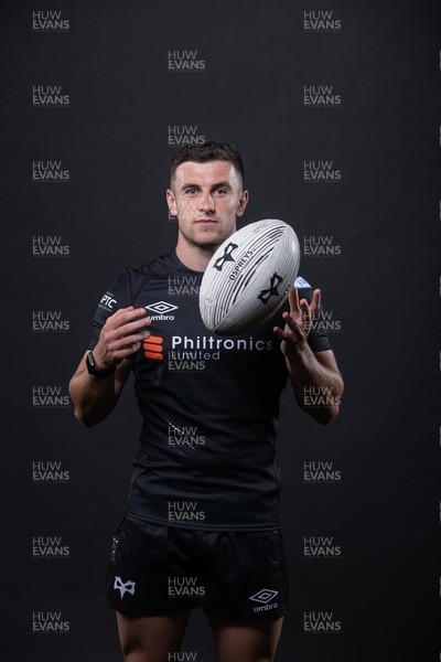 240821 - Ospreys Rugby Squad Headshots - Matthew Aubrey