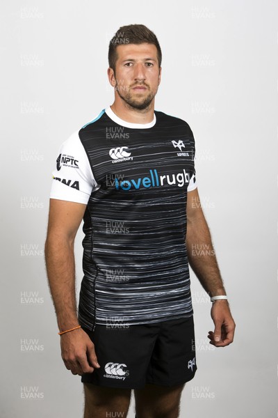 240718 - Ospreys Rugby Squad Headshots - Justin Tipuric