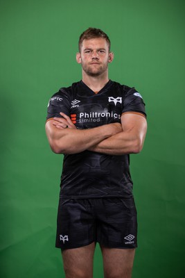 090922 - Ospreys Rugby Squad Portraits - Dan Lydiate