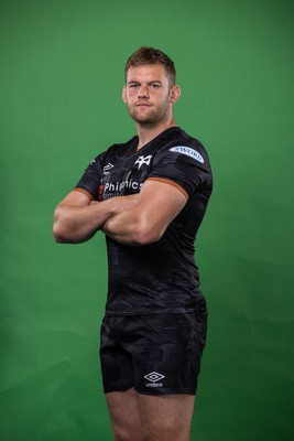 090922 - Ospreys Rugby Squad Portraits - Dan Lydiate