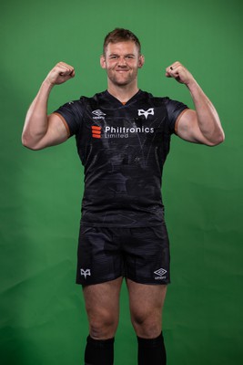 090922 - Ospreys Rugby Squad Portraits - Dan Lydiate