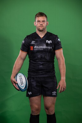 090922 - Ospreys Rugby Squad Portraits - Dan Lydiate