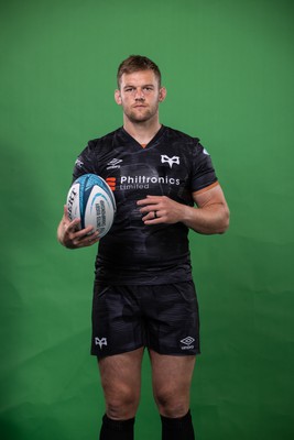 090922 - Ospreys Rugby Squad Portraits - Dan Lydiate