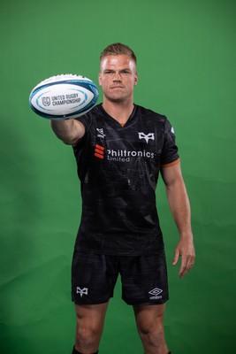 090922 - Ospreys Rugby Squad Portraits - Gareth Anscombe