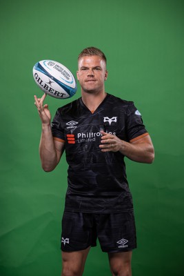 090922 - Ospreys Rugby Squad Portraits - Gareth Anscombe