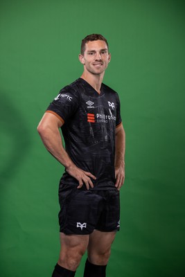 090922 - Ospreys Rugby Squad Portraits - George North