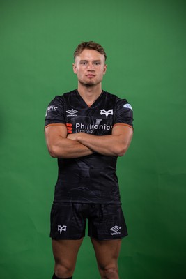 090922 - Ospreys Rugby Squad Portraits - Harri Morgan