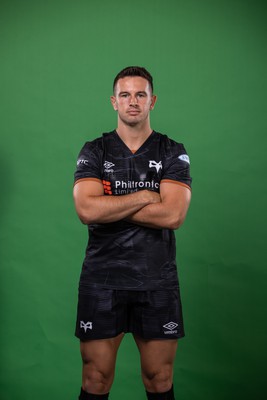 090922 - Ospreys Rugby Squad Portraits - Owen Watkin