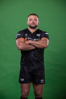 090922 - Ospreys Rugby Squad Portraits - Sam Parry