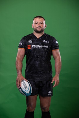 090922 - Ospreys Rugby Squad Portraits - Sam Parry