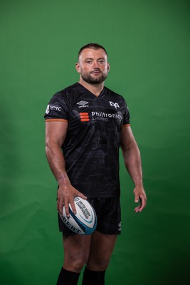 090922 - Ospreys Rugby Squad Portraits - Sam Parry