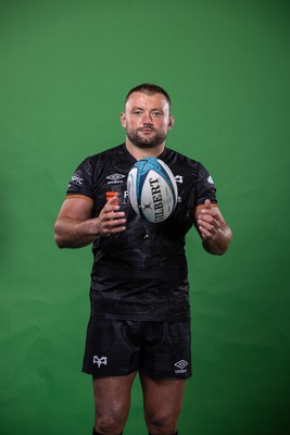 090922 - Ospreys Rugby Squad Portraits - Sam Parry